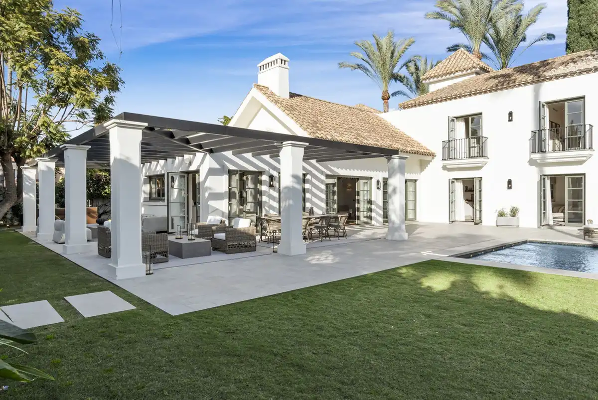 Villa mit Pool zum Verkauf in Nueva Andalucía, imagen 9