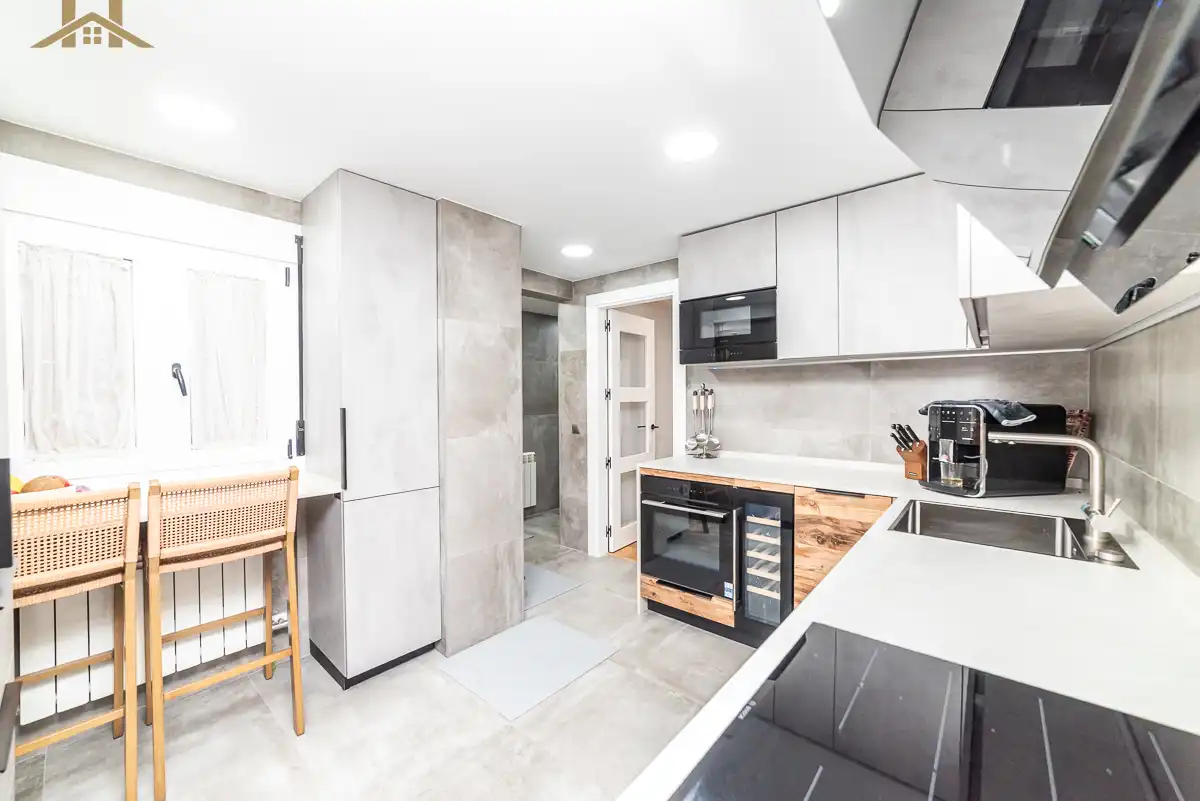 Cocina de Dúplex en venta en Leganés con Aire acondicionado, Calefacción y Jardín privado