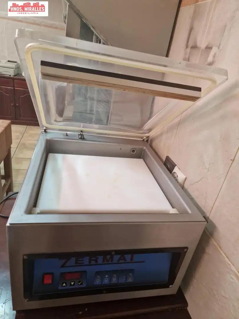 Vista exterior de Local en venta en Elche / Elx con Aire acondicionado y Amueblado