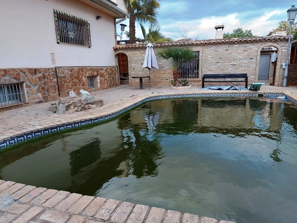 Piscina de Casa o chalet en venta en Llíria con Aire acondicionado, Calefacción y Jardín privado