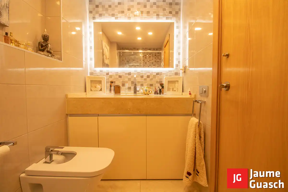 Bathroom of Flat for sale in Torredembarra  with Air Conditioner, Heating and Terrace