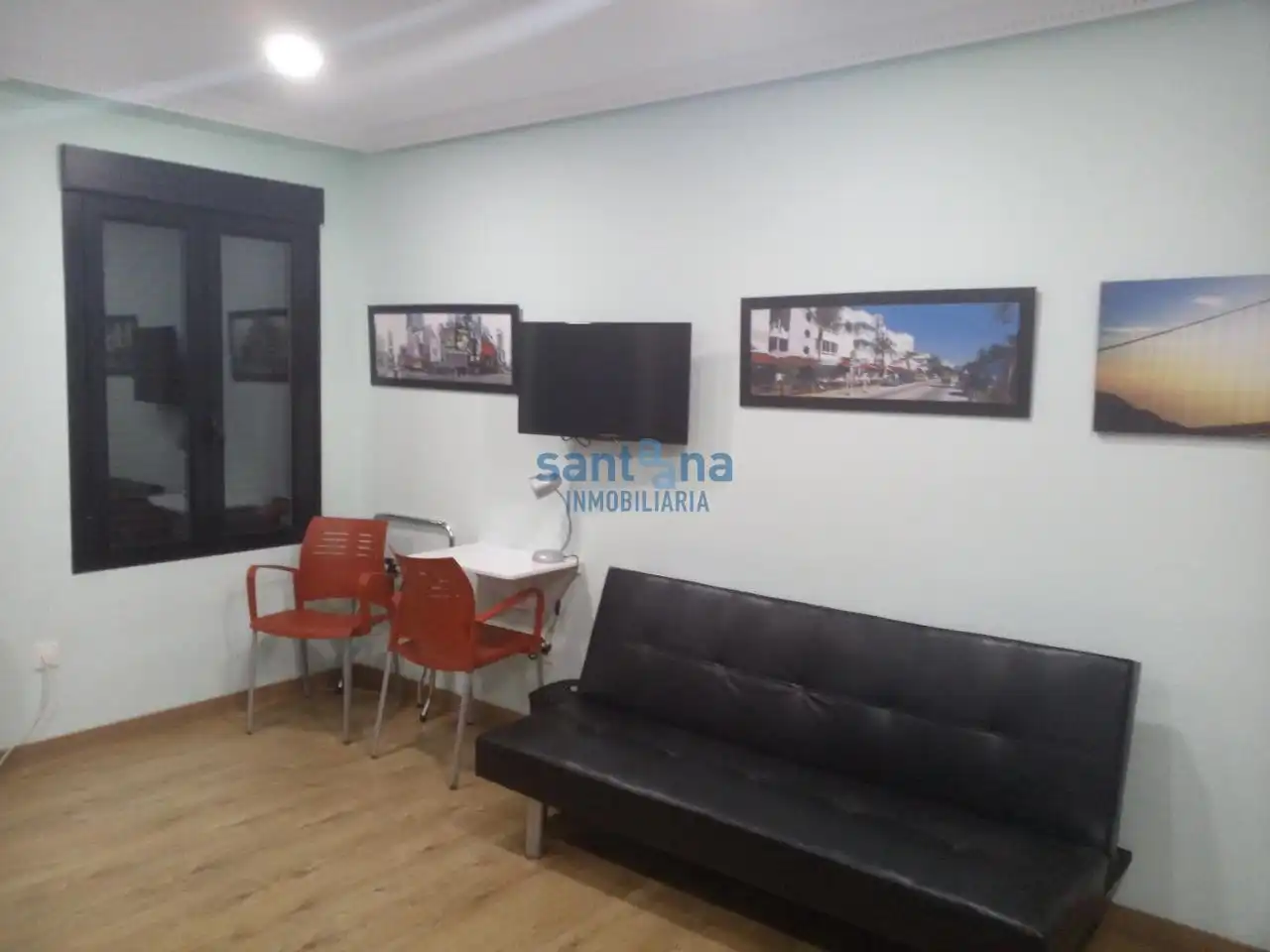 Sala d'estar de Loft de lloguer en León Capital  amb Calefacció, Parquet i Moblat