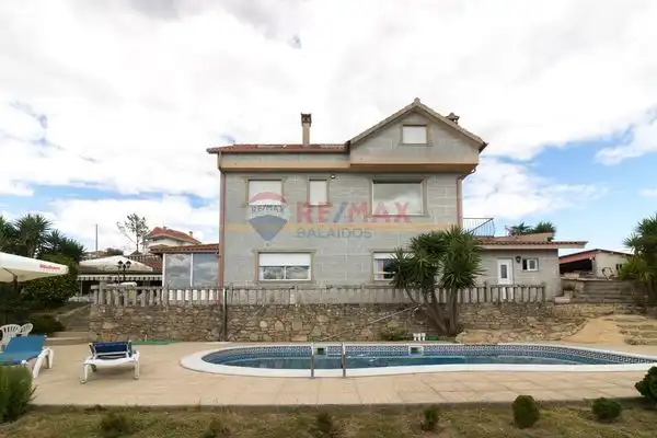 Vista exterior de Casa o xalet en venda en As Neves   amb Calefacció, Jardí privat i Parquet