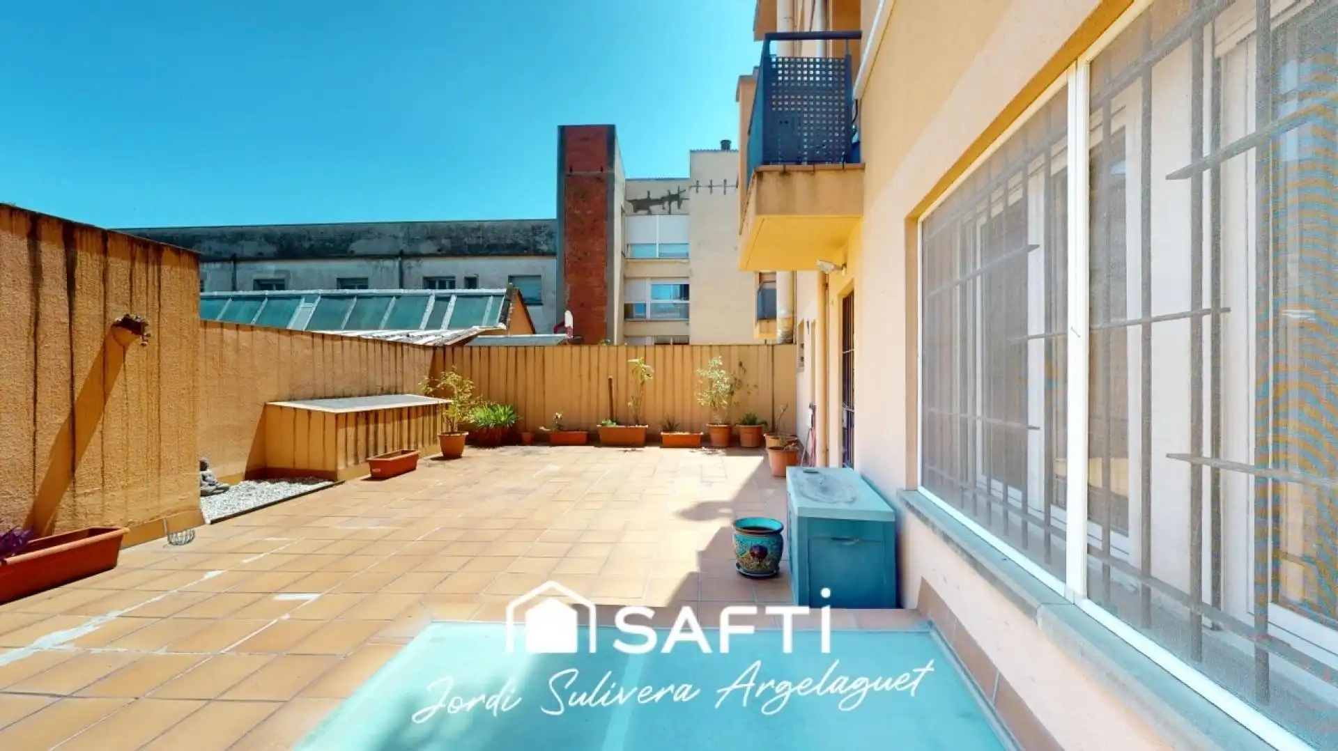 Vista exterior de Piso en venta en Girona con Aire acondicionado, Calefacción y Terraza