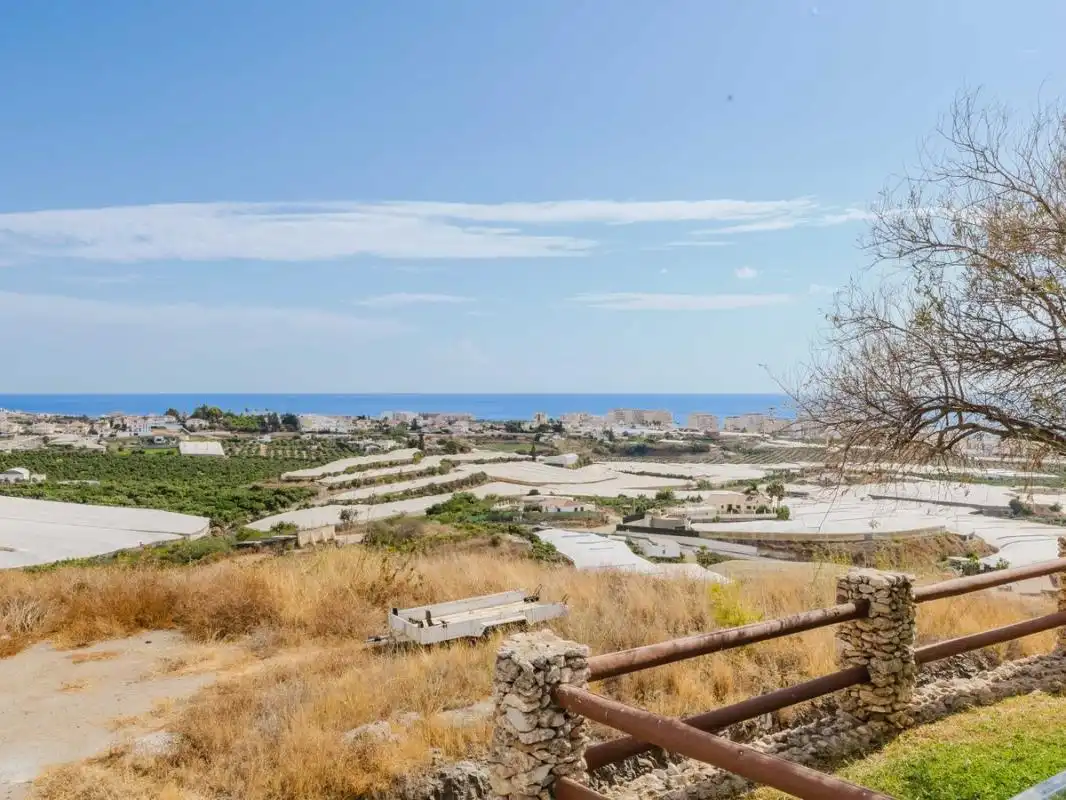 Casa o xalet en venda en Torrox amb Aire condicionat, Calefacció i Jardí privat