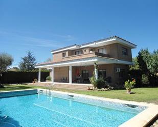 Exterior view of House or chalet for sale in L'Eliana  with Air Conditioner, Terrace and Swimming Pool