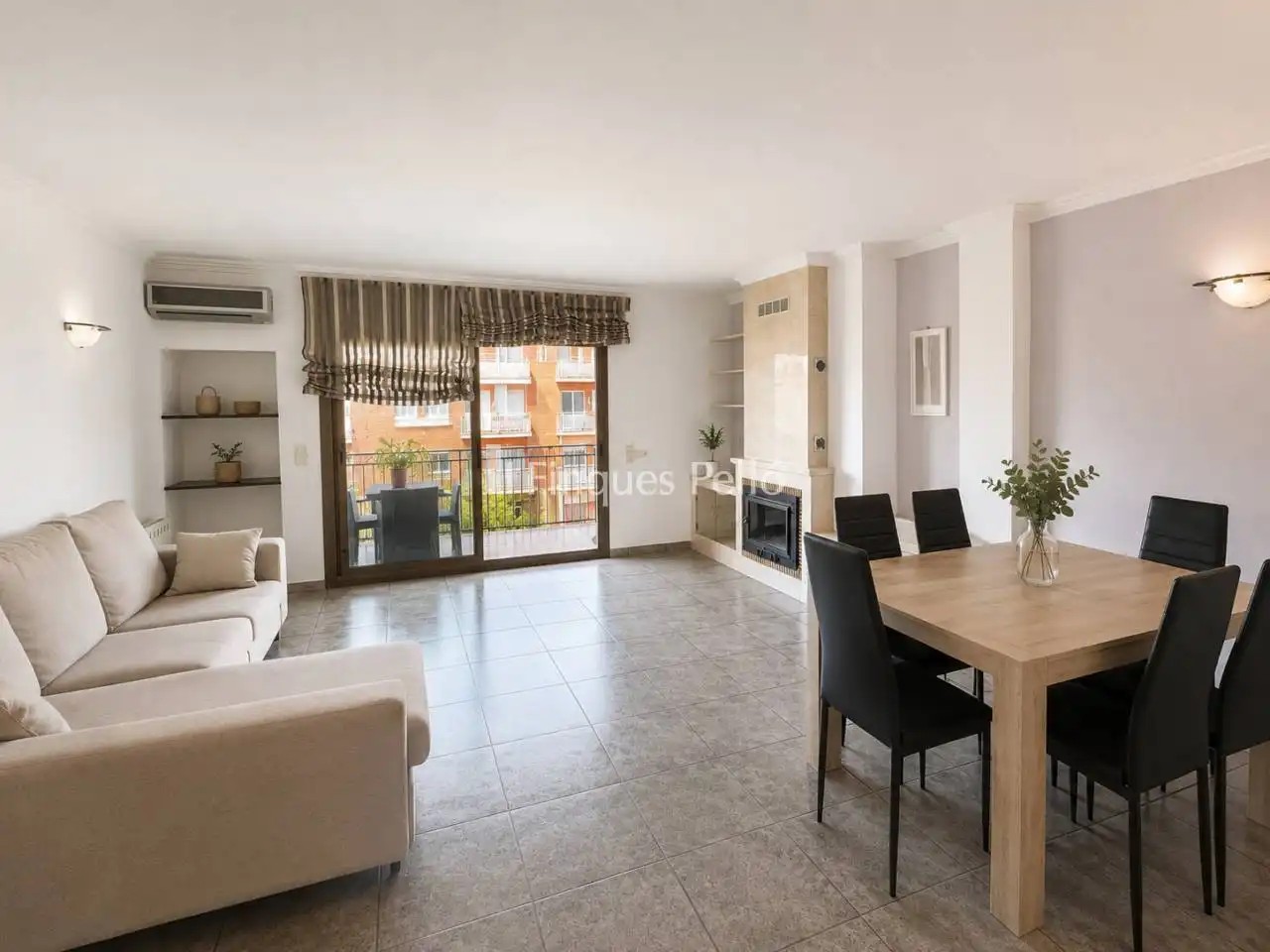 Living room of Flat for sale in Sant Feliu de Guíxols  with Air Conditioner, Heating and Balcony