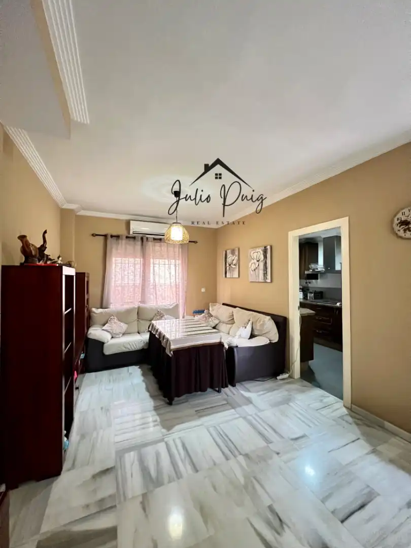 Sala d'estar de Casa o xalet en venda en Coria del Río amb Terrassa, Traster i Moblat