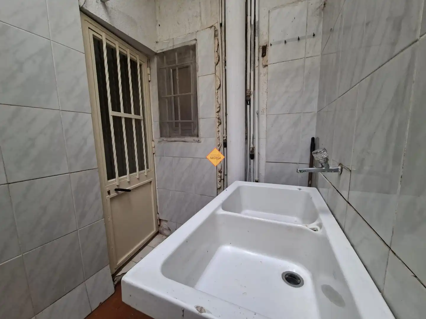 Baño de Piso en venta en Burjassot con Terraza