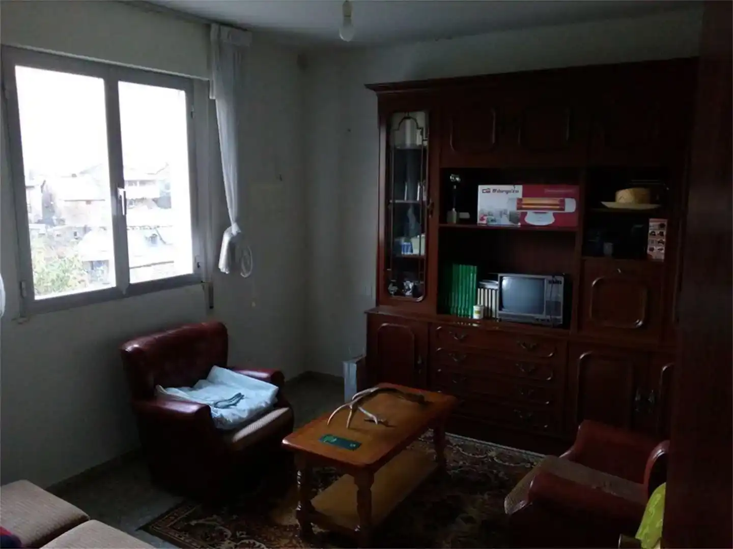 Sala d'estar de Casa adosada en venda en Benuza
