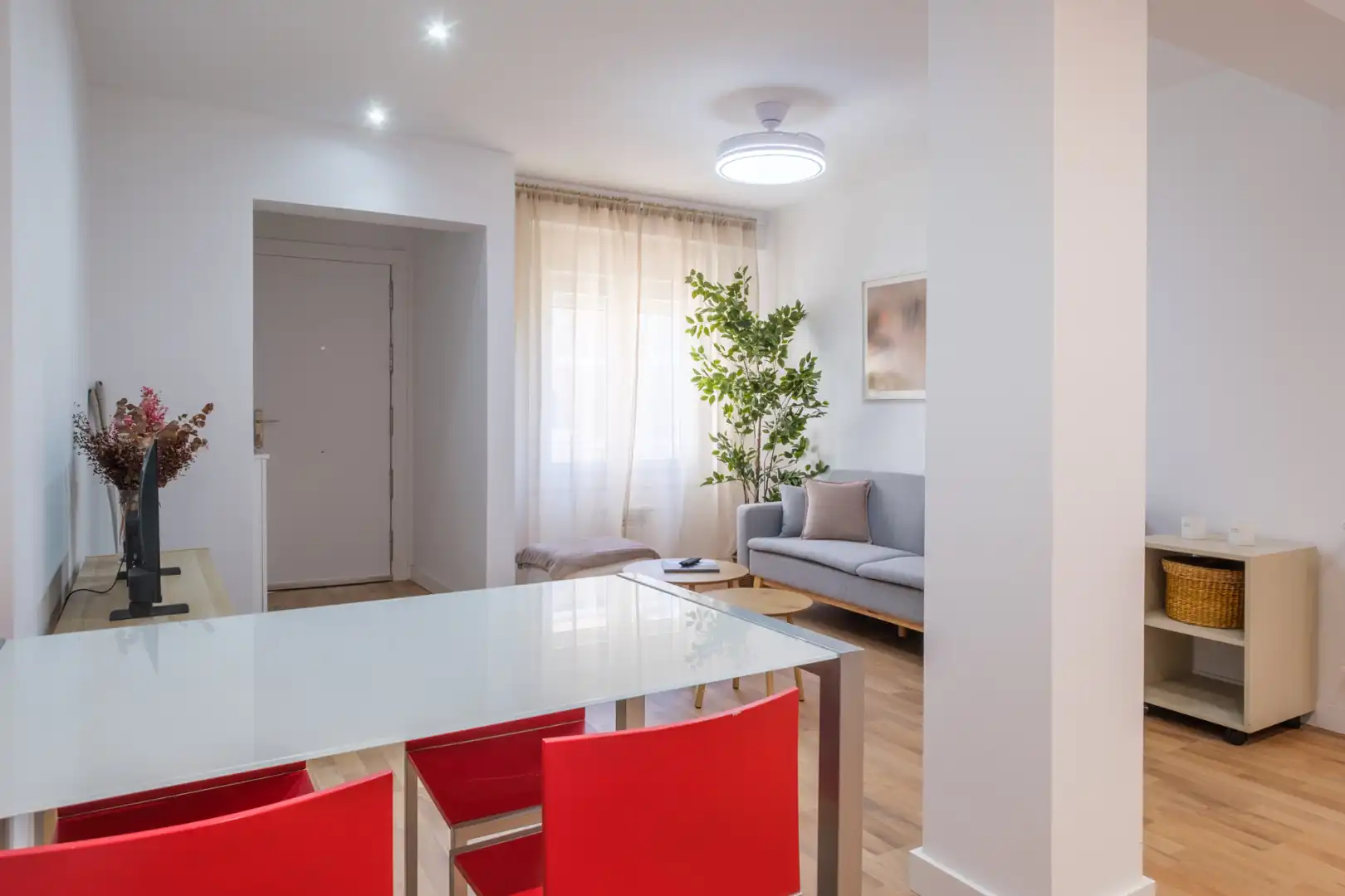 Living room of Flat for rent in Zaragoza  with Furnished and Internet