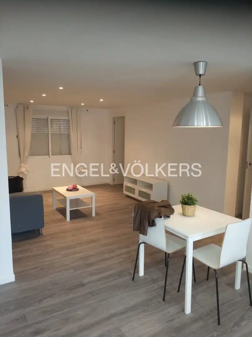 Sala d'estar de Pis de lloguer en Valencia amb Aire condicionat, Calefacció i Parquet