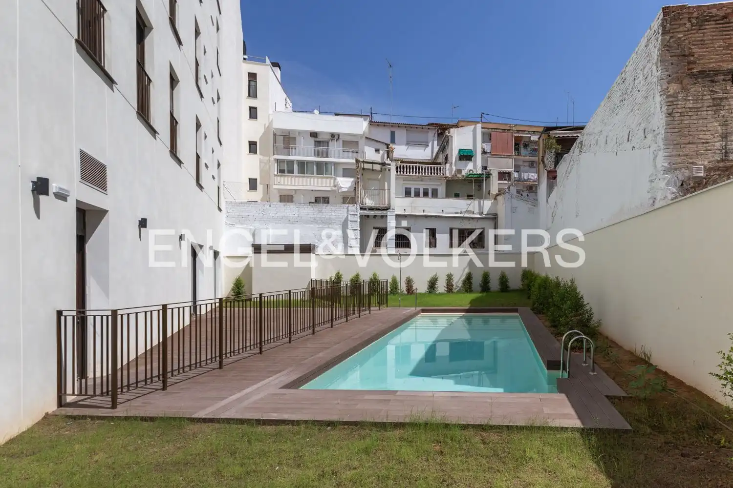 Piscina de Piso de alquiler en Valencia con Aire acondicionado, Calefacción y Jardín privado