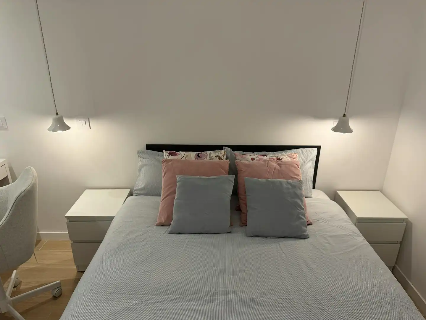 Bedroom of Flat for rent in Madrid  with Air Conditioner, Heating and Furnished