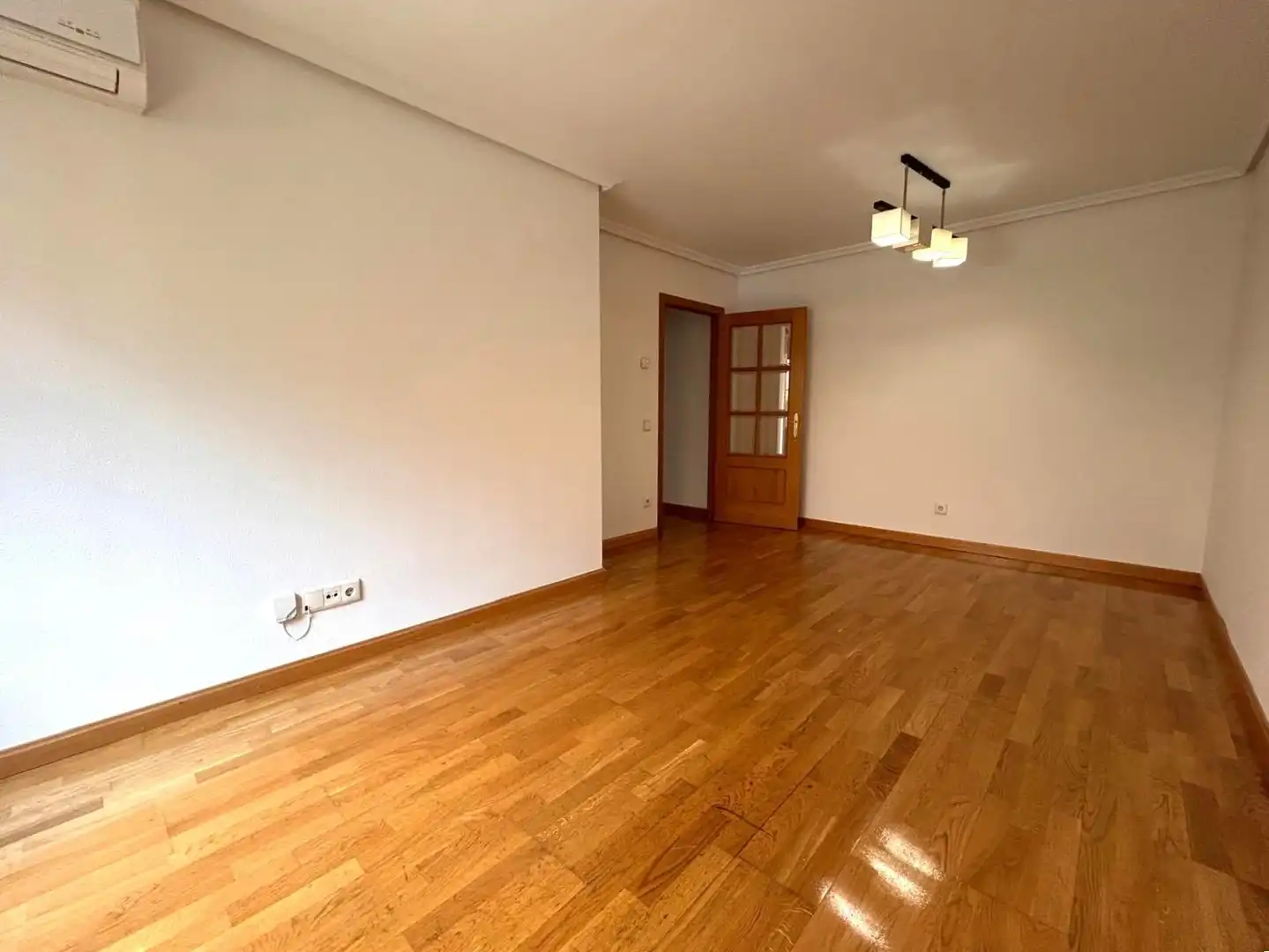 Schlafzimmer von Wohnung zum Verkauf in Madrid mit Klimaanlage, Heizung und Gemeinschaftspool
