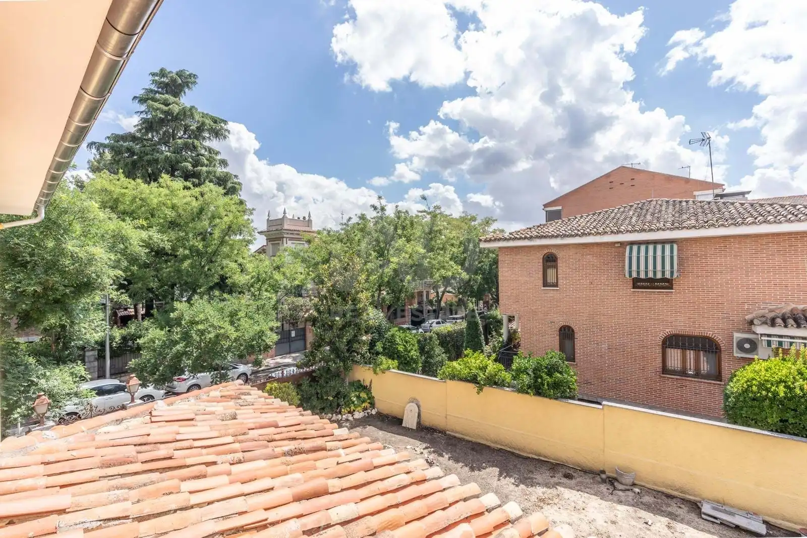 Exterior view of Houses for rent in Madrid
