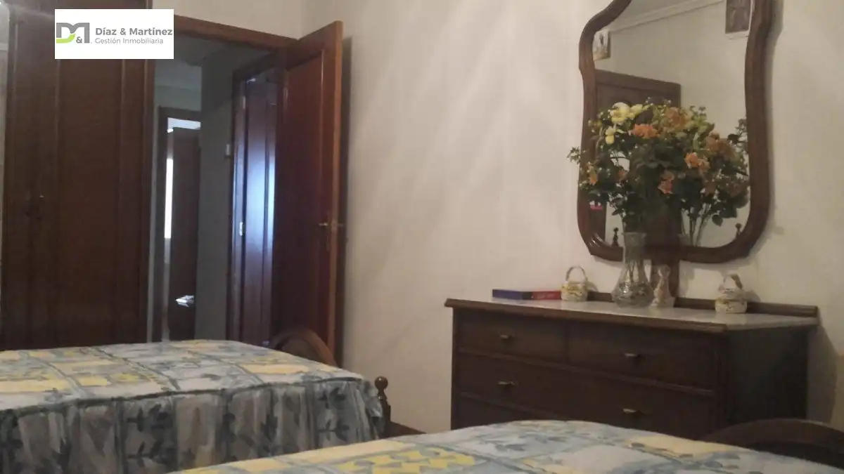 Habitación de Piso en venta en La Bañeza  con Calefacción y Terraza
