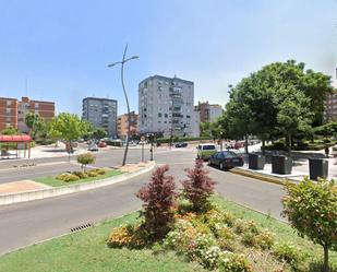 Vista exterior de Pis en venda en Fuenlabrada amb Piscina comunitària
