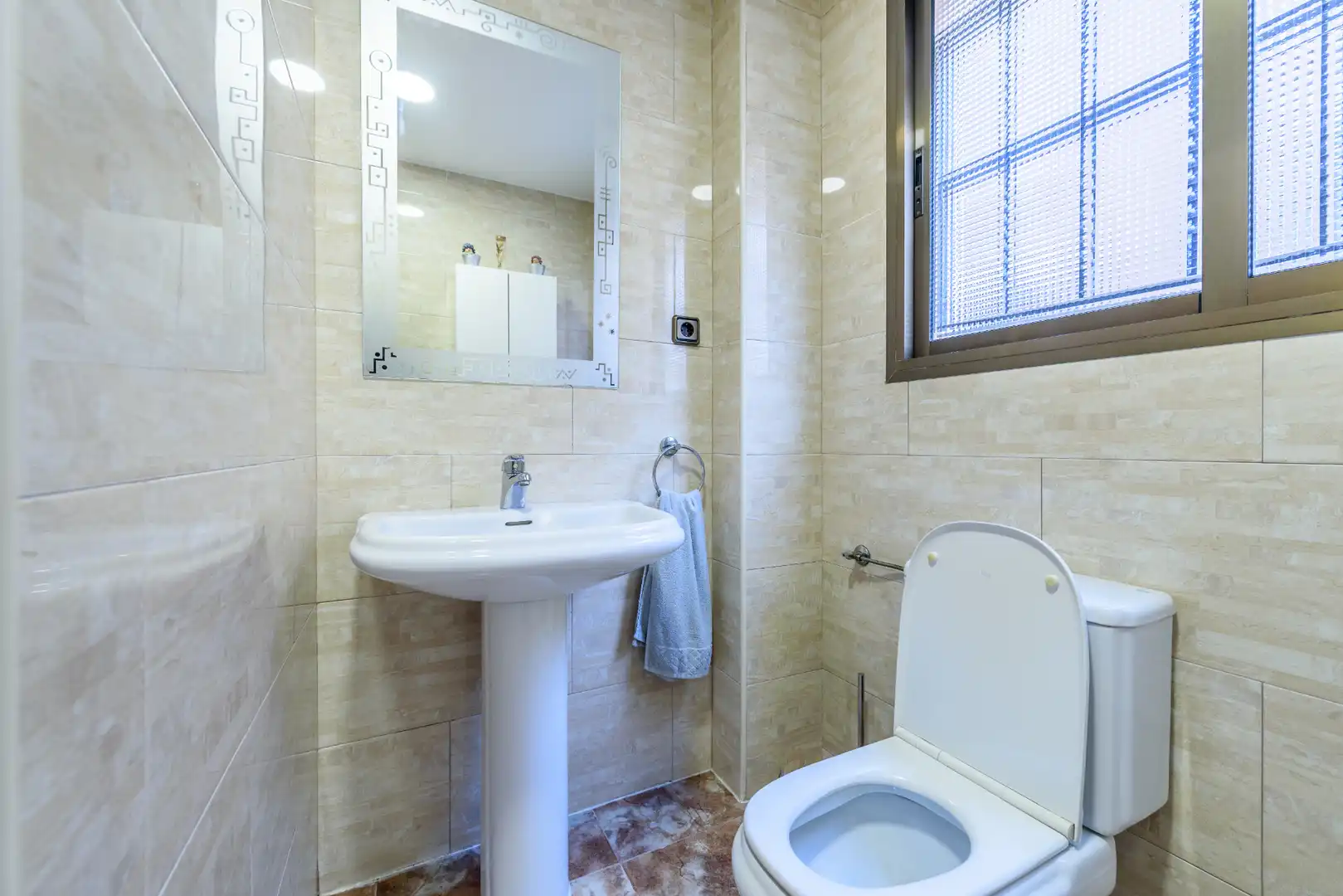 Badezimmer von Wohnung zum Verkauf in Tarragona mit Klimaanlage, Möbliert und Ofen