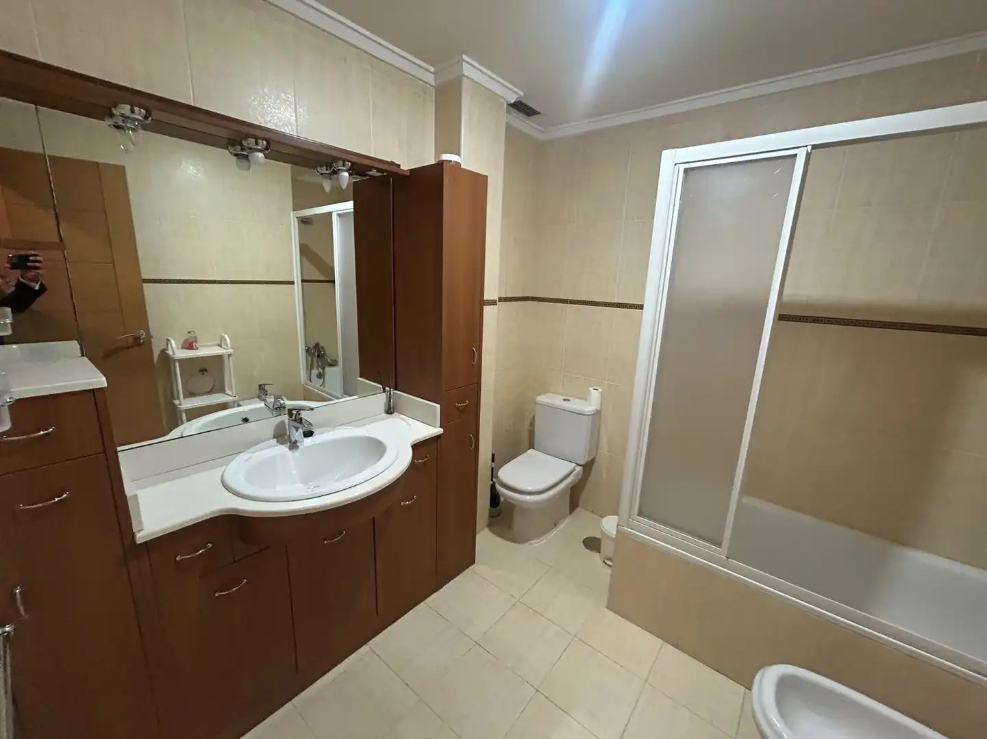 Baño de Piso de alquiler en Corvera de Toranzo con Calefacción, Jardín privado y Terraza