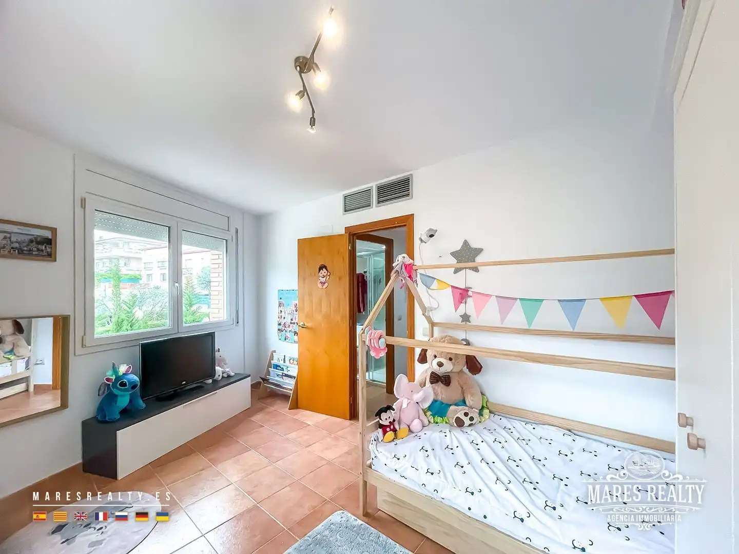 Habitación de Casa adosada en venta en Canet de Mar con Aire acondicionado, Calefacción y Jardín privado