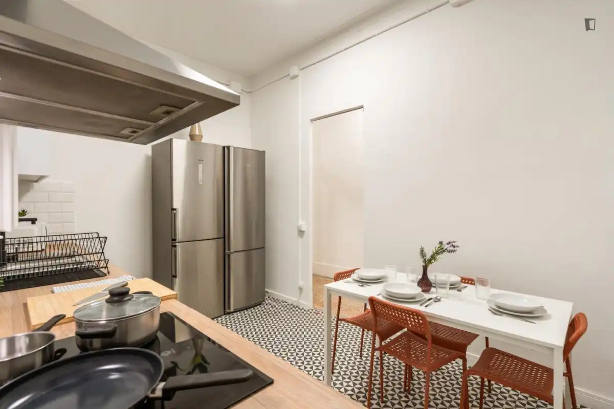 Cocina de Apartamento para compartir en Barcelona con Amueblado, Horno y Lavadora
