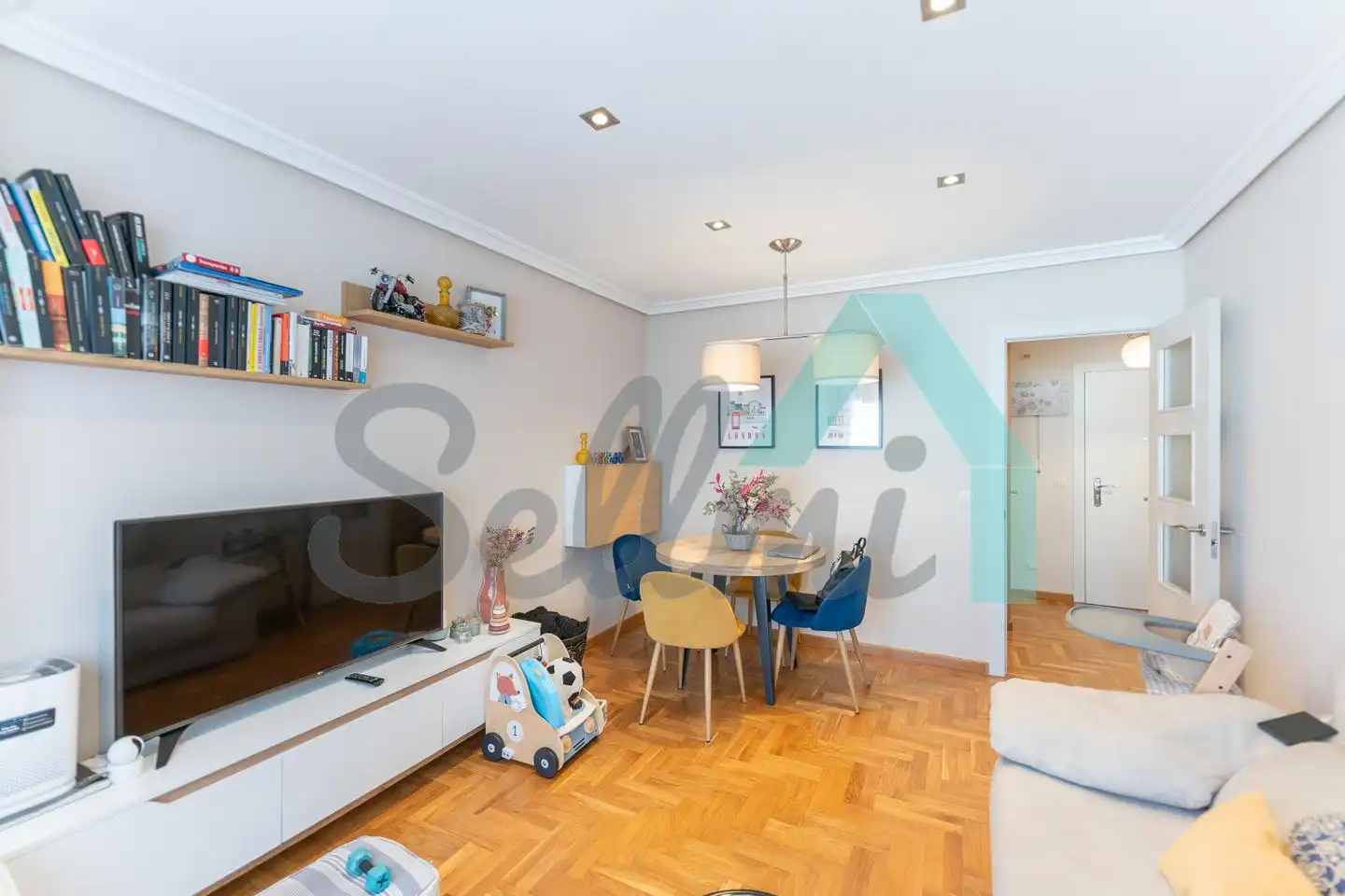 Wohnzimmer von Wohnung zum Verkauf in Oviedo  mit Heizung, Parkett und Terrasse