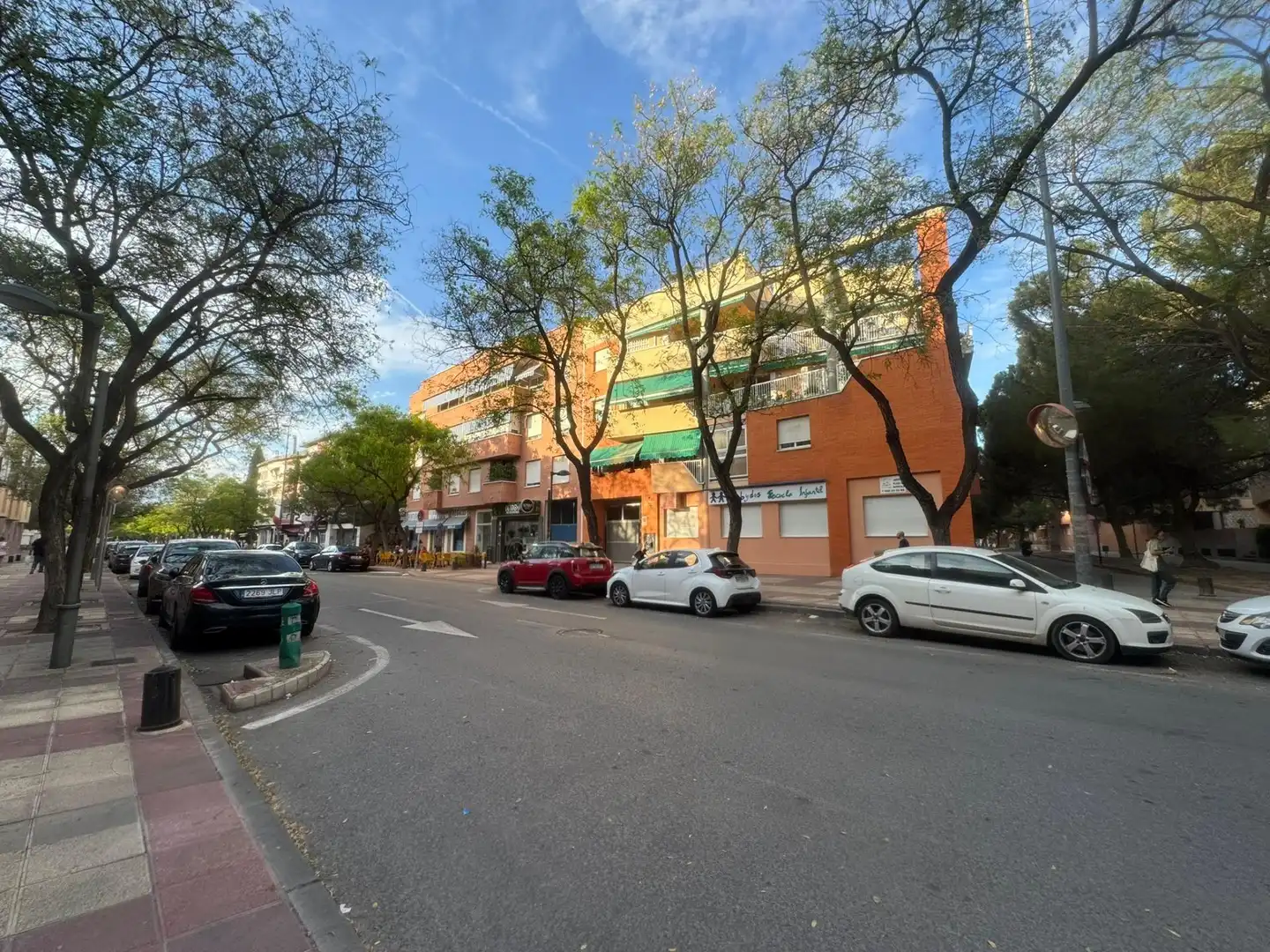 Vista exterior de Local en venta en Murcia