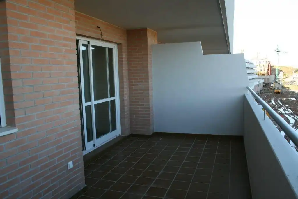 Terraza de Piso de alquiler en Algeciras con Amueblado y Piscina comunitaria