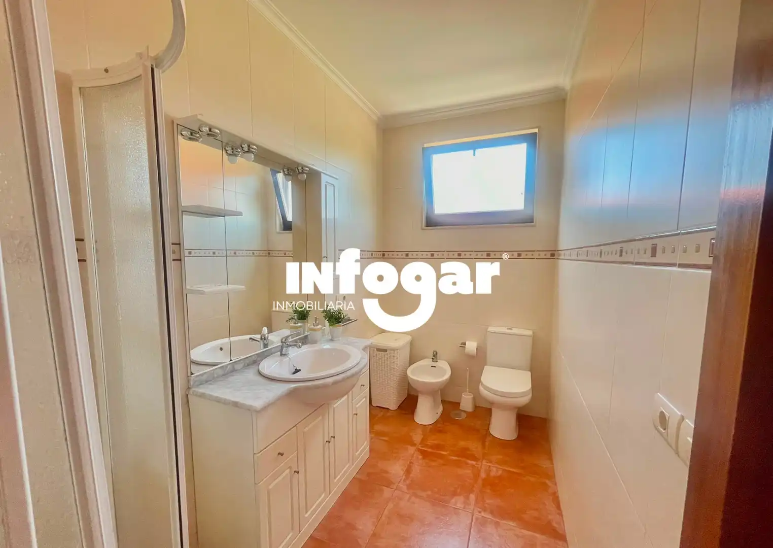 Baño de Casa o chalet en venta en O Rosal   con Terraza, Trastero y Amueblado
