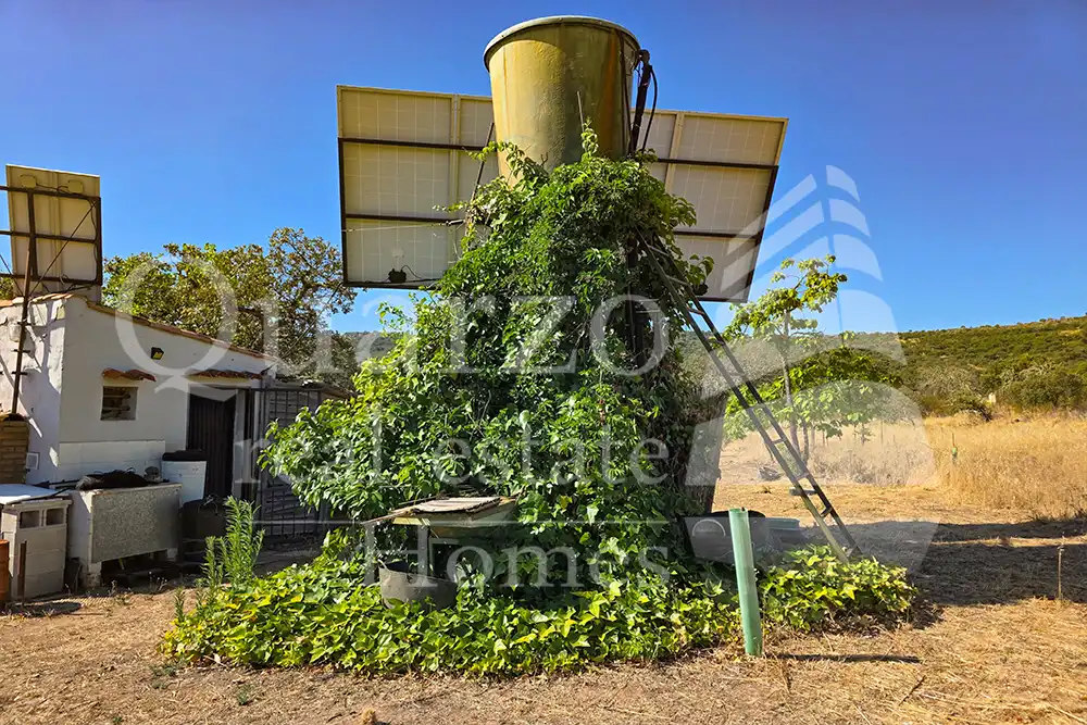 Vista exterior de Finca rústica en venta en Cáceres con Calefacción, Jardín privado y Trastero