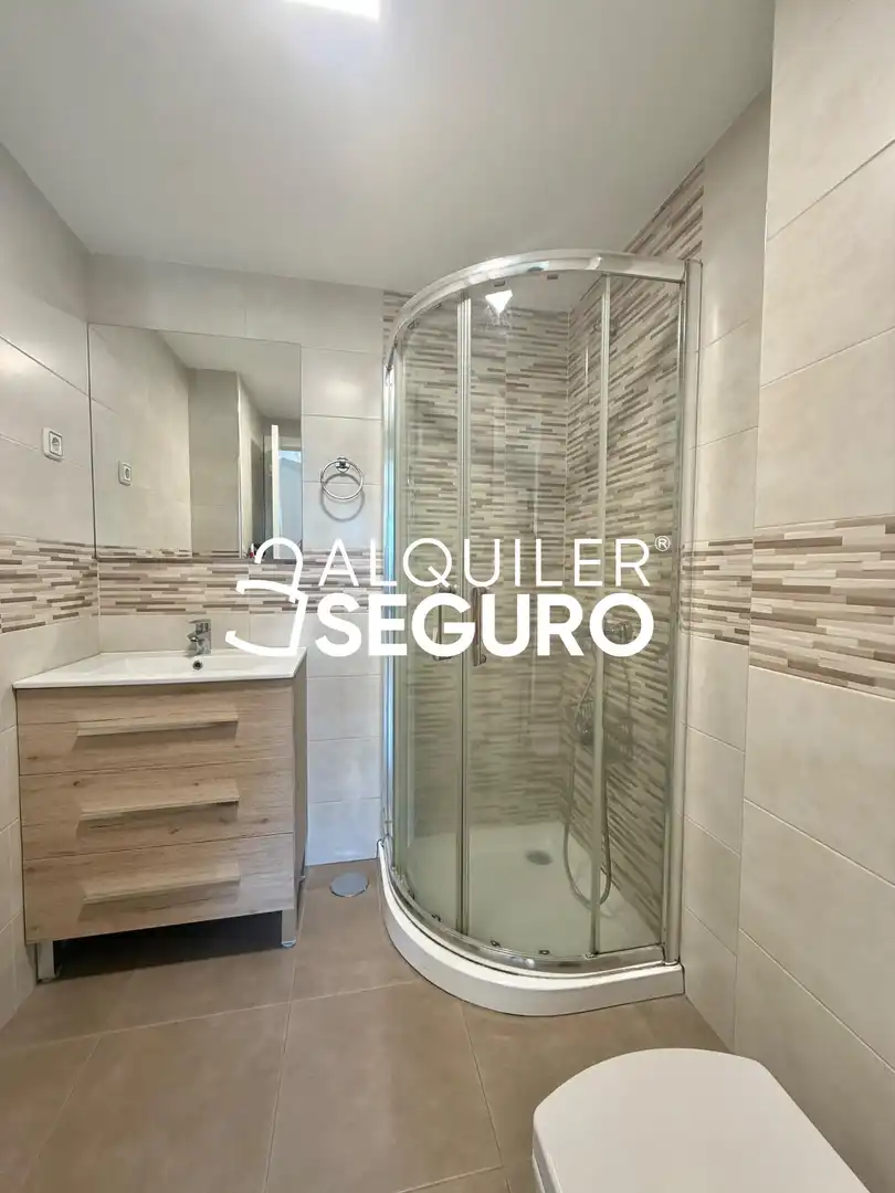 Bathroom of Flat for rent in Las Rozas de Madrid  with Air Conditioner, Heating and Storage room