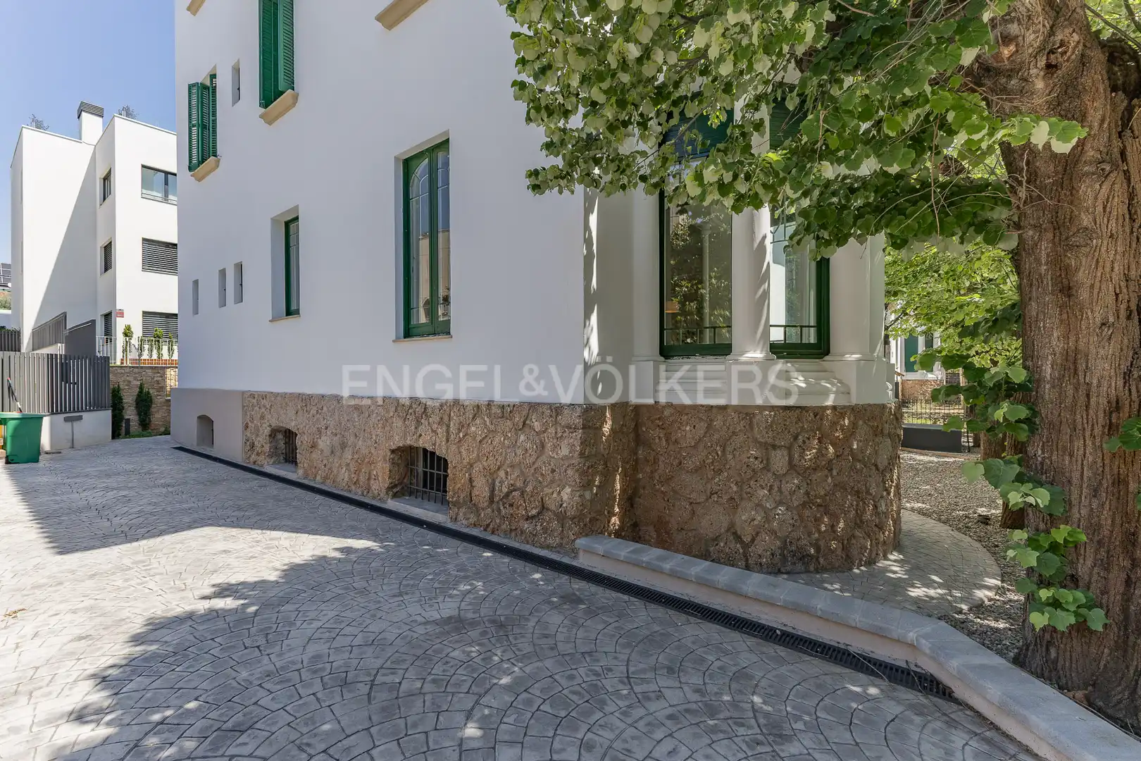 Exterior view of Houses for rent in Sant Cugat del Vallès  with Air Conditioner, Heating and Private garden
