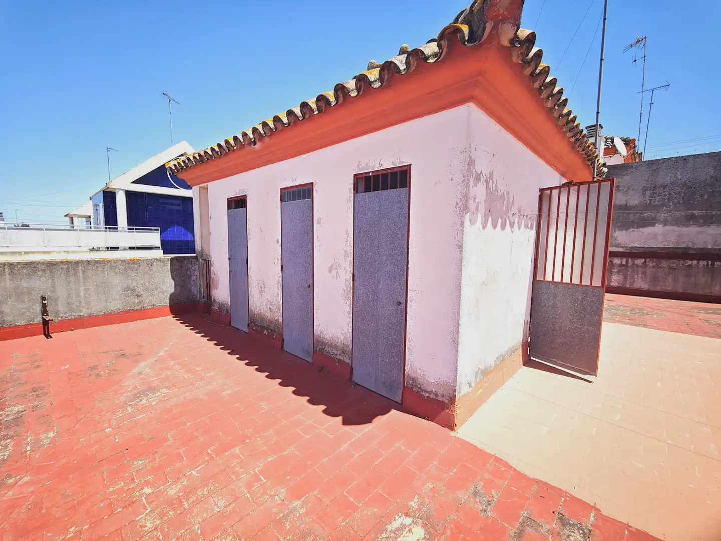 Vista exterior de Piso en venta en Lebrija con Aire acondicionado, Terraza y Trastero