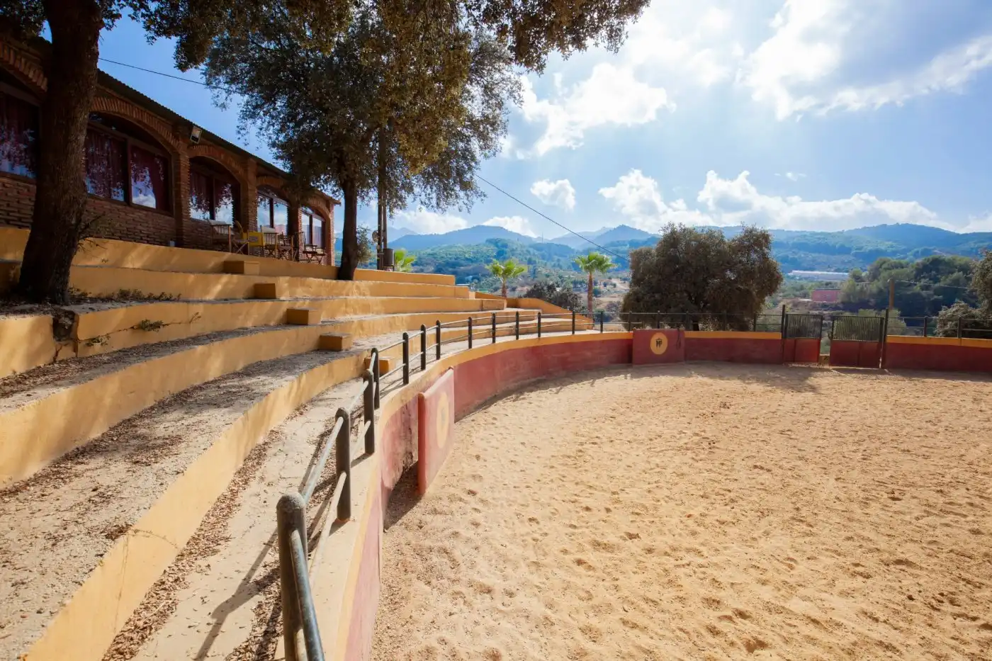 Vista exterior de Finca rústica en venda en Monda amb Jardí privat, Terrassa i Traster