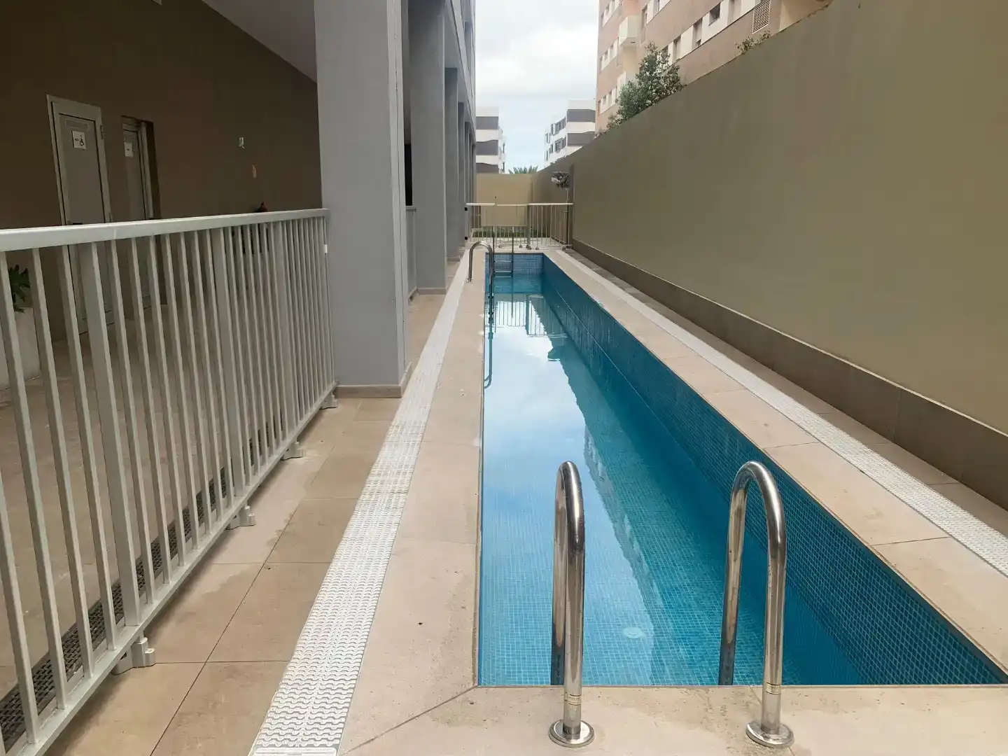 Swimming pool of Flat for rent in Las Palmas de Gran Canaria  with Parquet flooring, Swimming Pool and Furnished