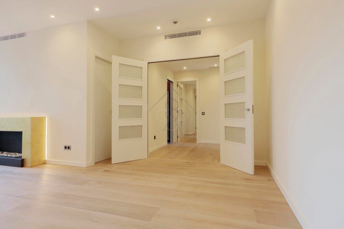 Flat for sale in  Barcelona Capital  with Heating, Parquet flooring and Terrace