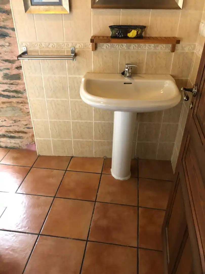 Bathroom of Houses for sale in Cubillos del Sil  with Terrace and Furnished