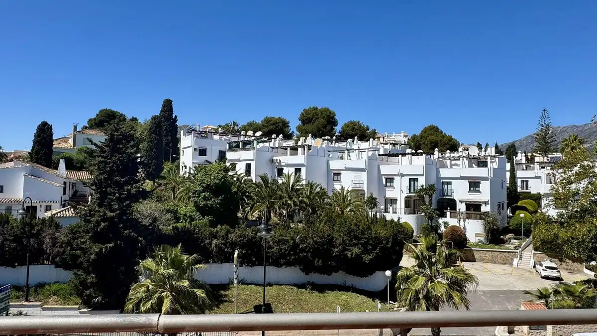 Vista exterior de Ático en venta en Fuengirola con Aire acondicionado, Amueblado y Piscina comunitaria