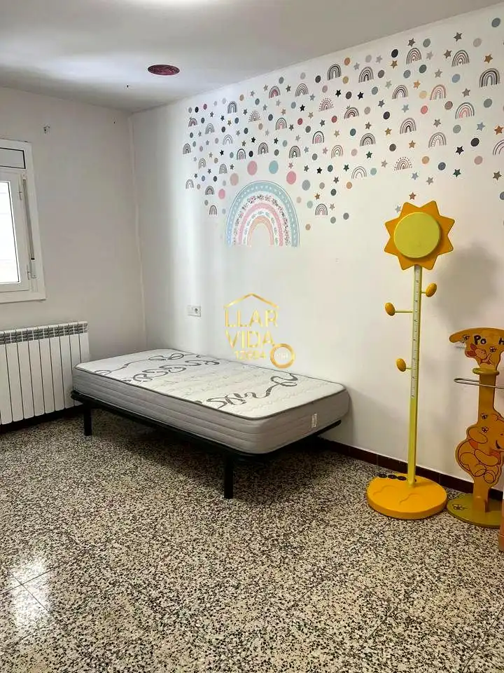 Habitación de Piso de alquiler en Lleida con Aire acondicionado, Calefacción y Amueblado