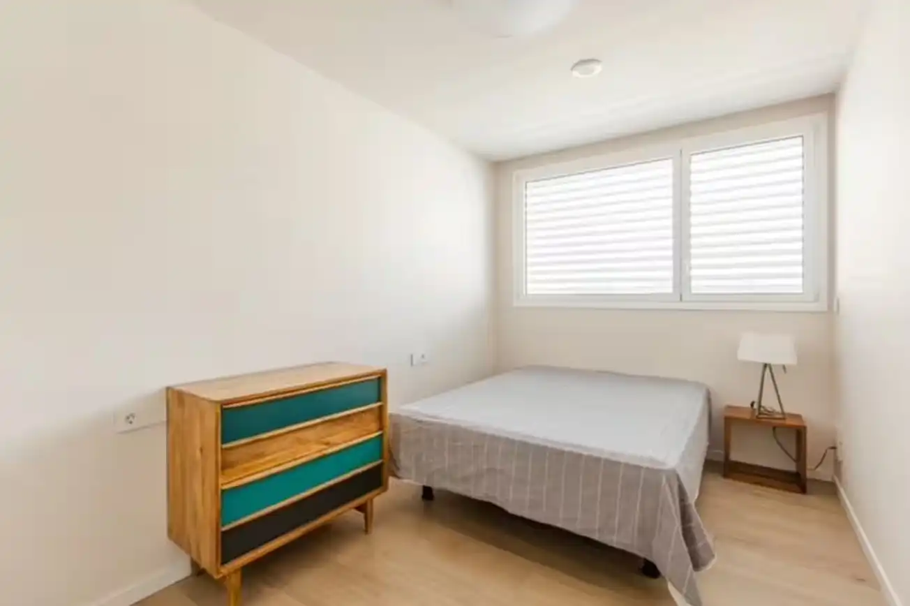 Bedroom of Apartments for rent in  Pamplona / Iruña  with Air Conditioner, Heating and Parquet flooring