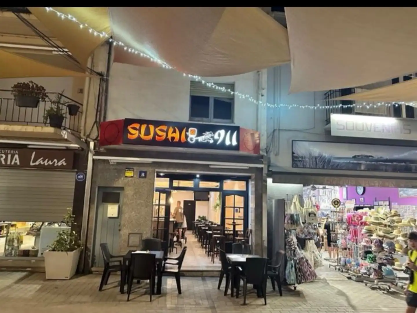 Locale commerciale in cessione a Santa Anna 76