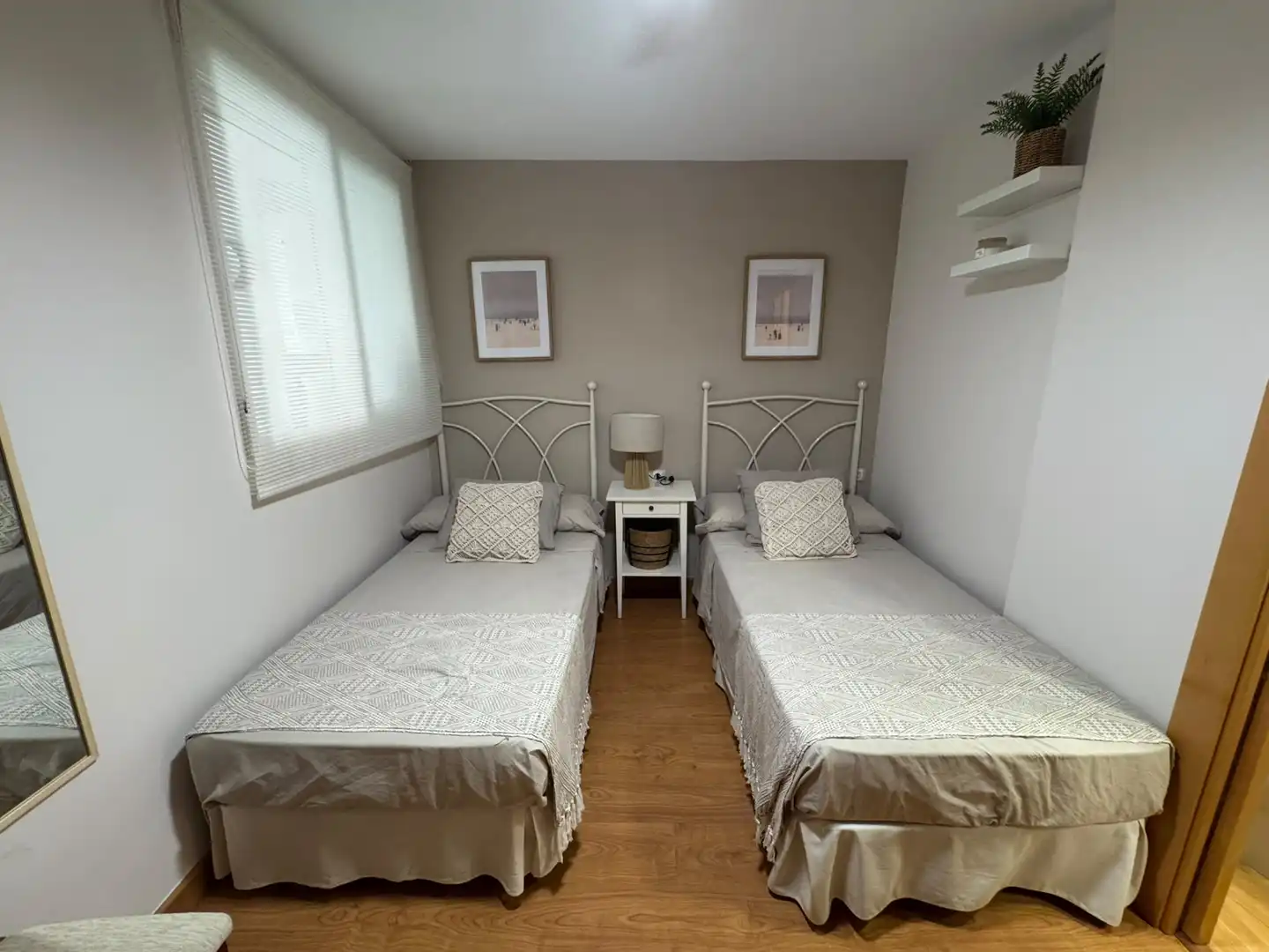 Dormitori de Apartament de lloguer en El Campello amb Aire condicionat, Calefacció i Moblat
