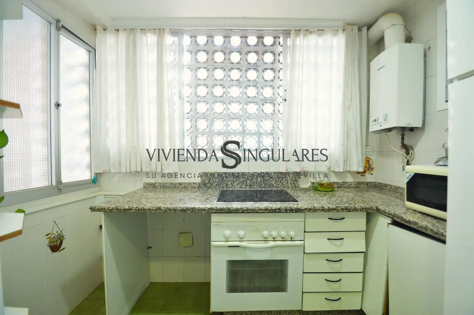 Cocina de Piso en venta en Sevilla con Aire acondicionado y Calefacción