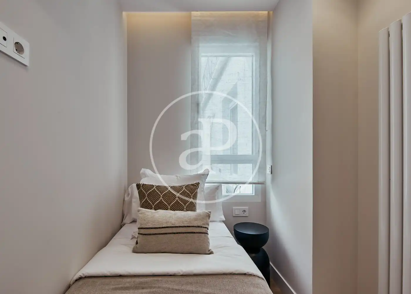 Bedroom of Flat for sale in Madrid  with Air Conditioner, Heating and Furnished