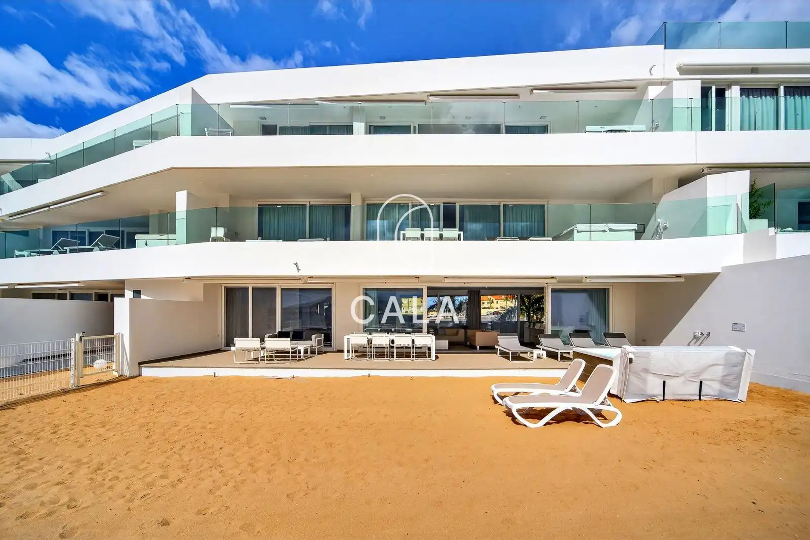 Vista exterior de Apartament en venda en Adeje amb Aire condicionat, Calefacció i Terrassa