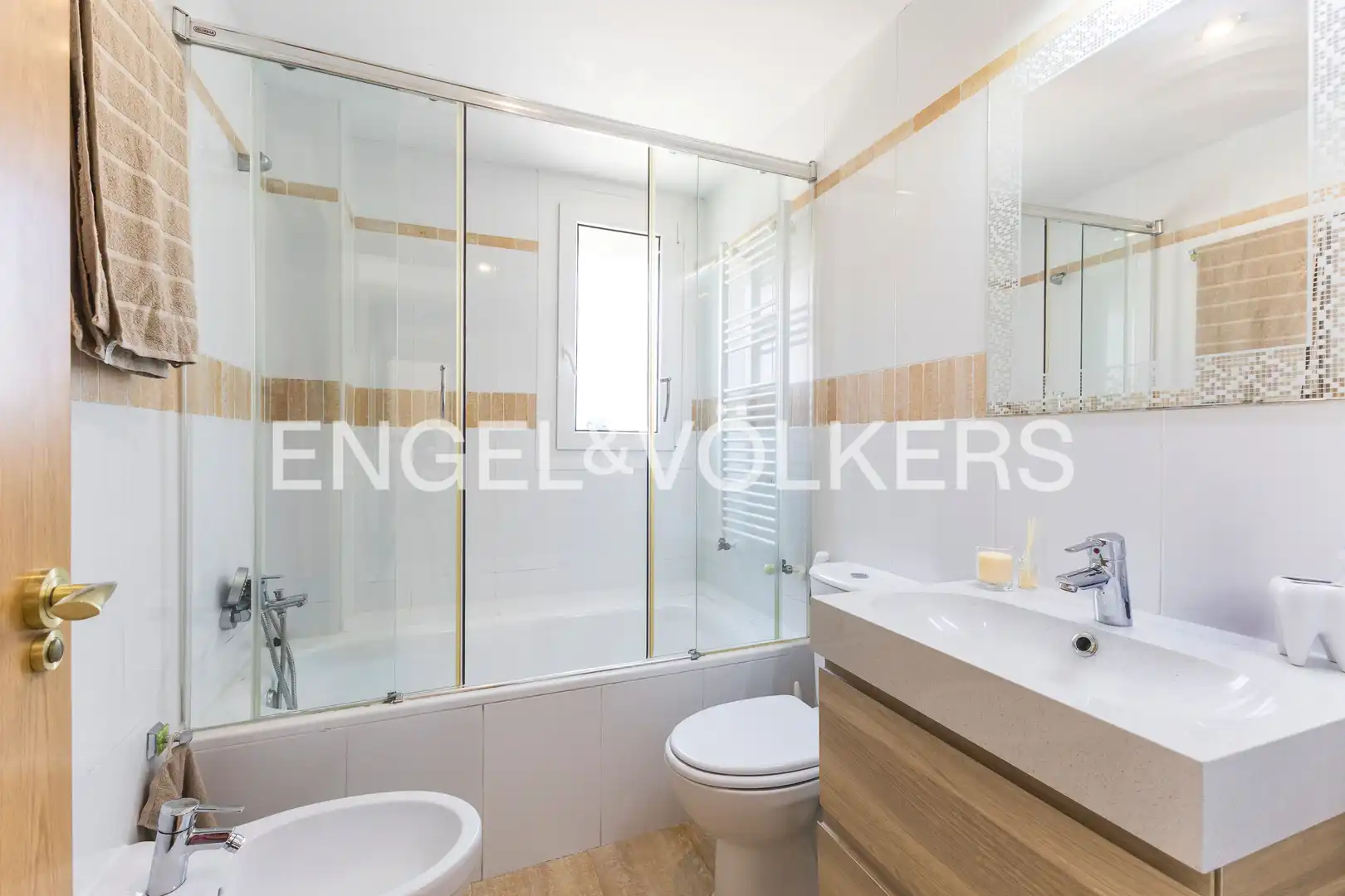 Bathroom of Flat for sale in Meco  with Air Conditioner, Heating and Parquet flooring