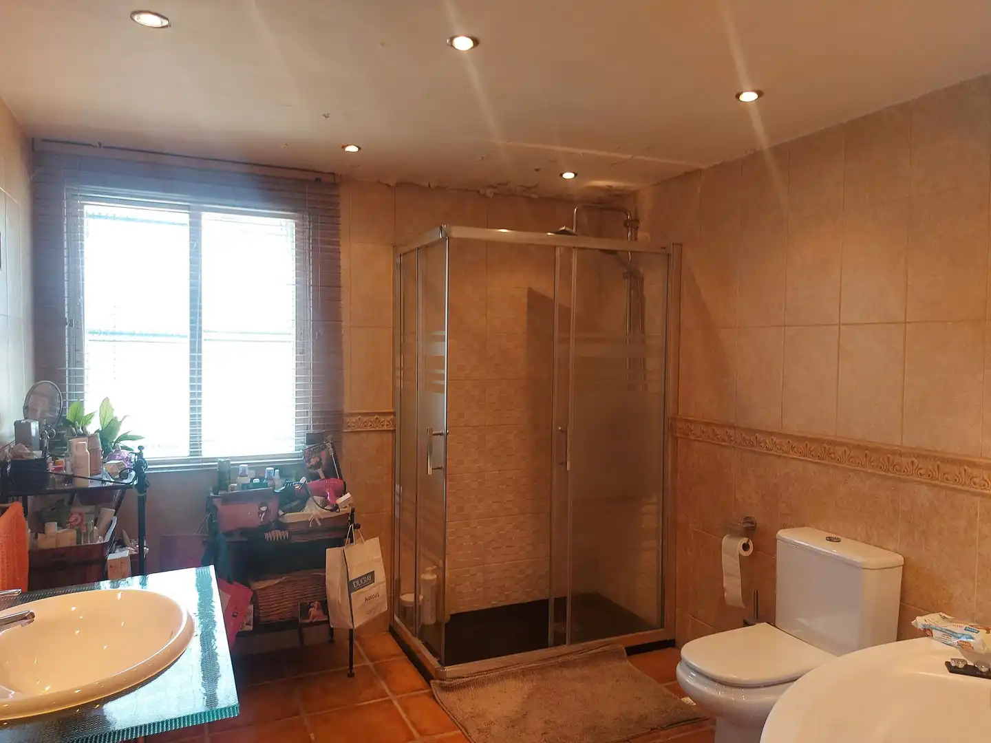 Baño de Casa o chalet en venta en Navas del Rey con Aire acondicionado, Calefacción y Jardín privado