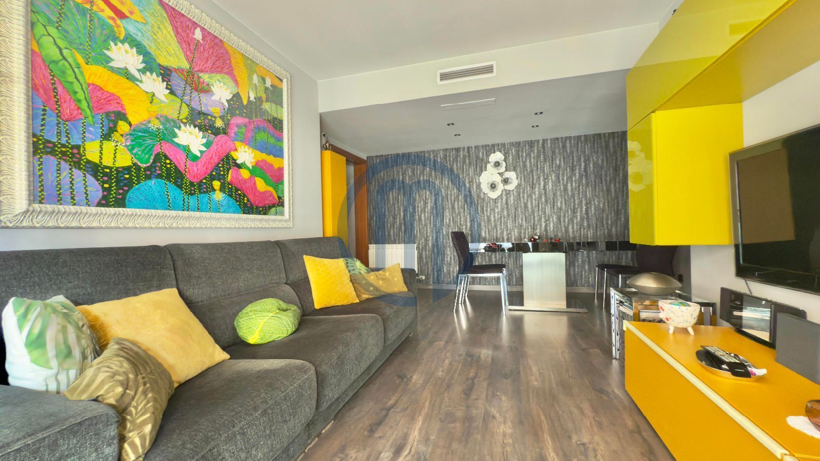 Sala d'estar de Pis en venda en Badalona amb Aire condicionat, Calefacció i Parquet