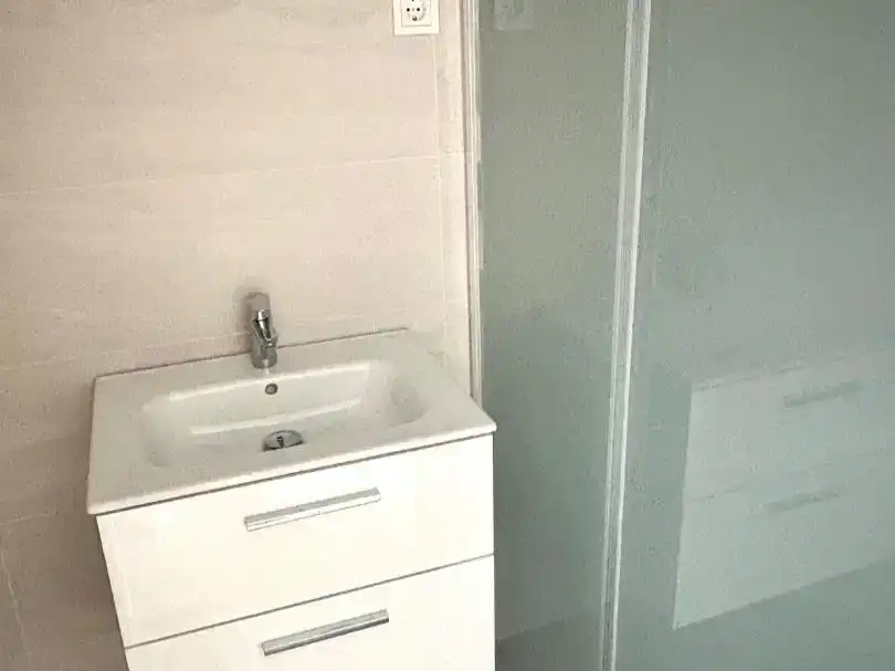 Badezimmer von Loft zur Miete in La Moraleja mit Klimaanlage, Schwimmbad und Möbliert